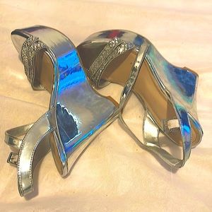 Size 7.5 diamond silver heels